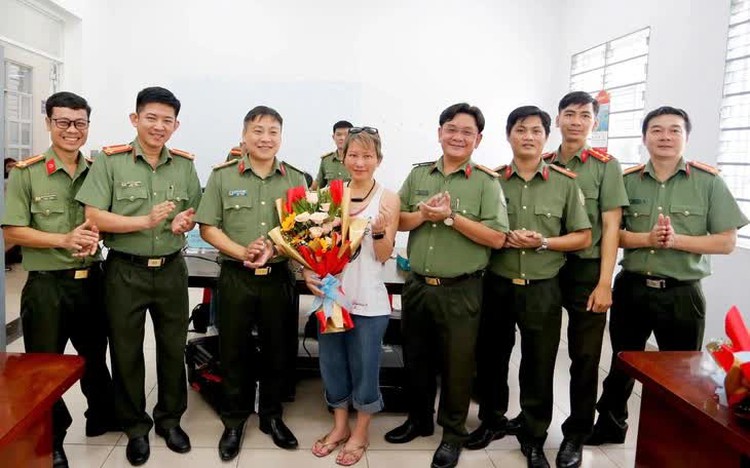 Ho Chi Minh City establishes mobile teams to issue digital IDs for foreigners