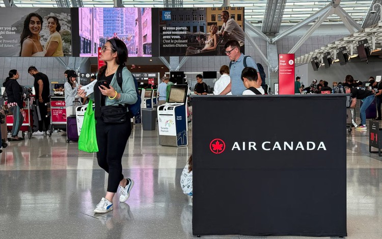 Air Canada to cancel most of its 700 flights by Friday as strike looms