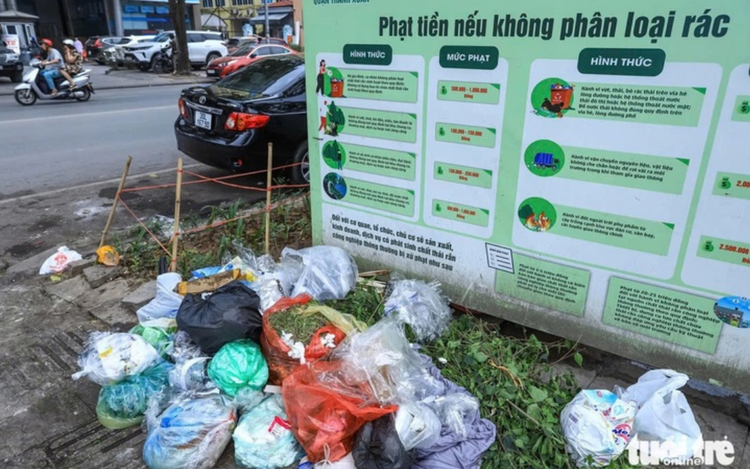 Hanoi plans 7-fold hike in waste collection fees by 2026
