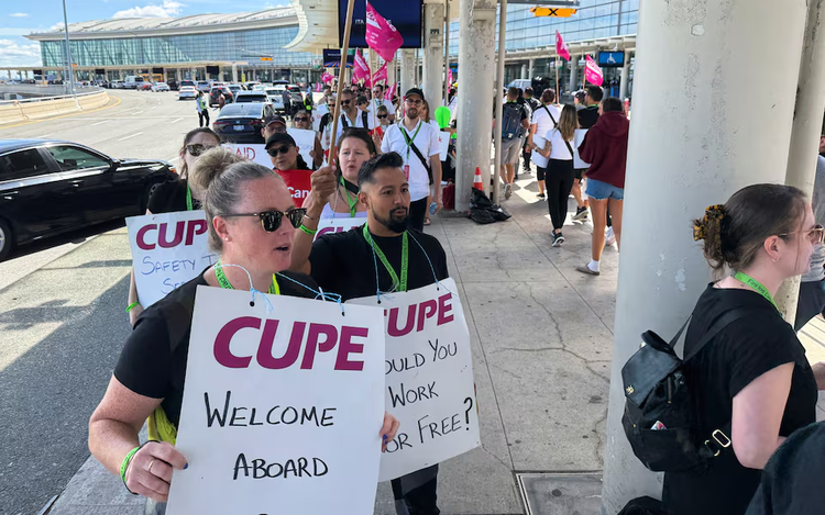 Air Canada cabin crew strike enters day four as talks resume