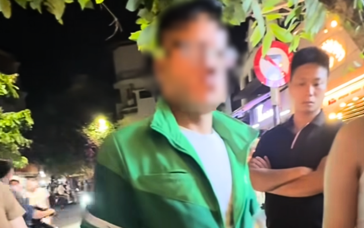 Authorities verify viral video of driver-foreigner scuffle over higher fare in Hanoi
