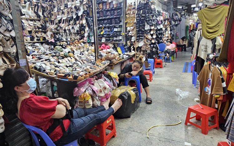 Ho Chi Minh City struggles to revive traditional markets