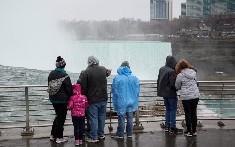 US could require up to $15,000 bonds for some tourist visas under pilot program