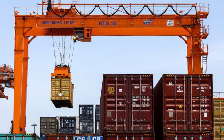 Vietnam July exports up 16% y/y, industrial production up 8.5%