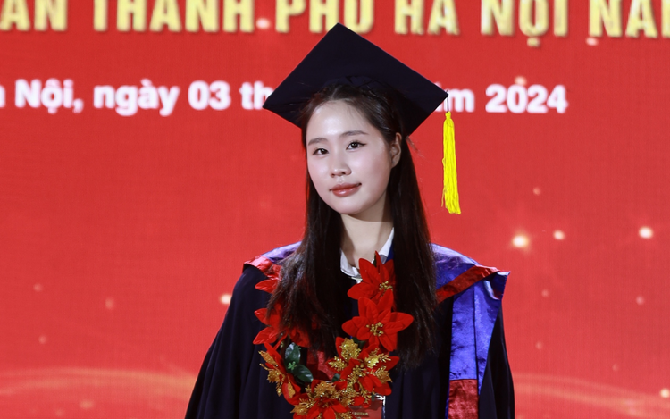 Vietnamese student secures 4 master's scholarships in Europe