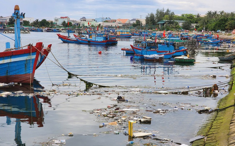 Vietnam’s Ly Son special zone strengthens anti-littering measures
