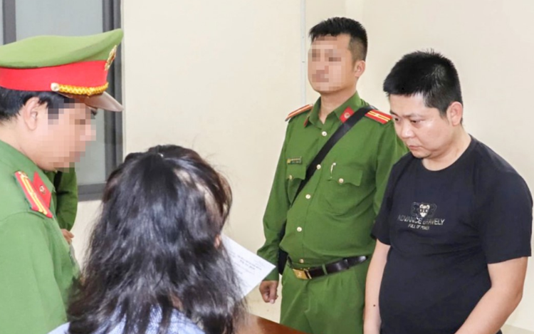 3 Chinese arrested for illegal rhino horn, ivory trade in Vietnam