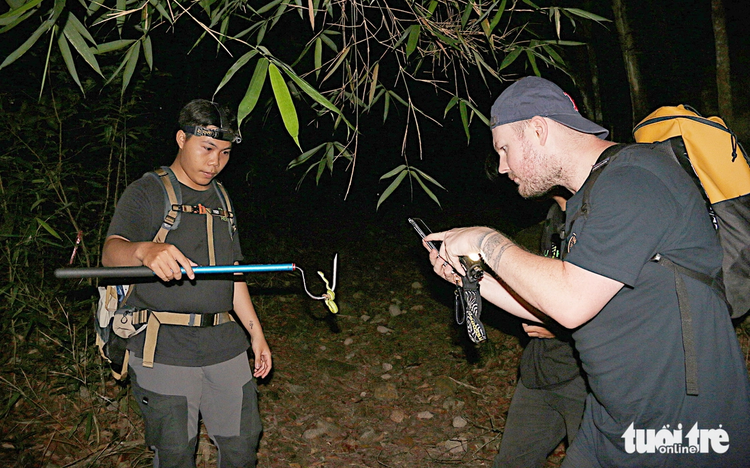 Young nature enthusiasts redefine image of snakes, reptiles through forest expeditions in Vietnam