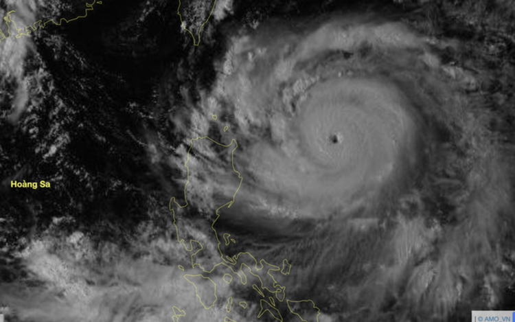 Philippines halts work, classes as super typhoon barrels toward Luzon