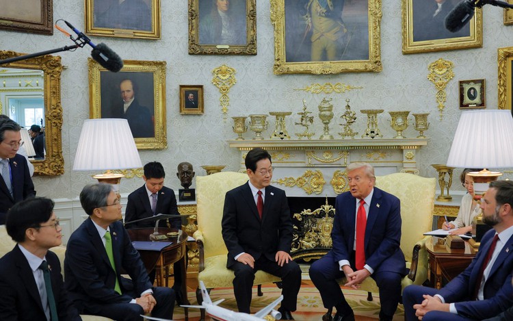 South Korea cannot pay $350 billion to US for tariff deal as Trump suggests, top aide says