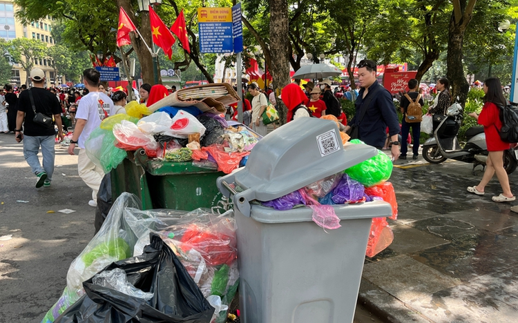 Over 1,650 tonnes of waste collected in Hanoi on National Day