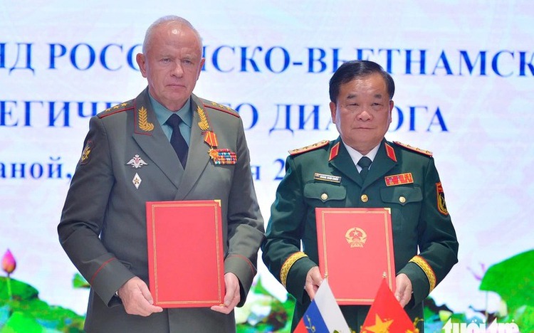 Vietnam, Russia pledge to bolster defense ties at 8th strategic dialogue