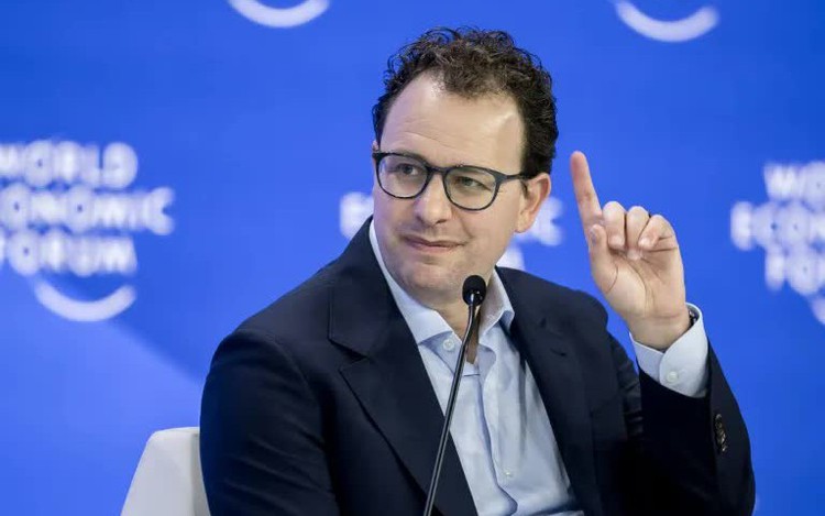AI giant Anthropic to pay $1.5 bn over pirated books