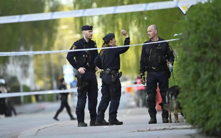 Hitwomen: how teen girls are being used in Sweden crime wars