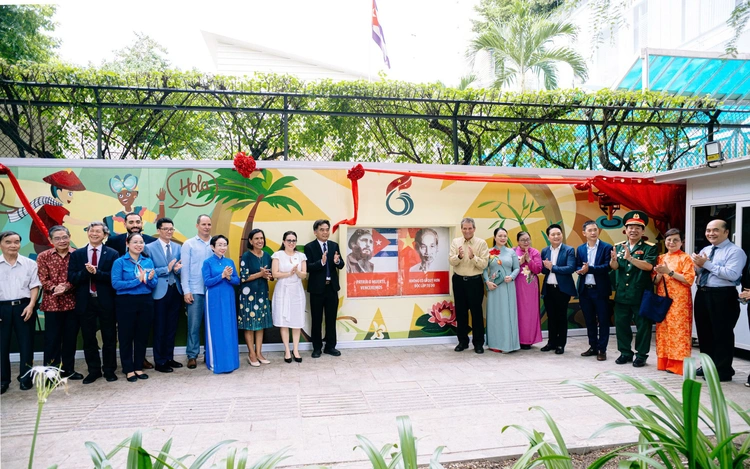 Cuban Consulate General inaugurates student-drawn mural in Ho Chi Minh City