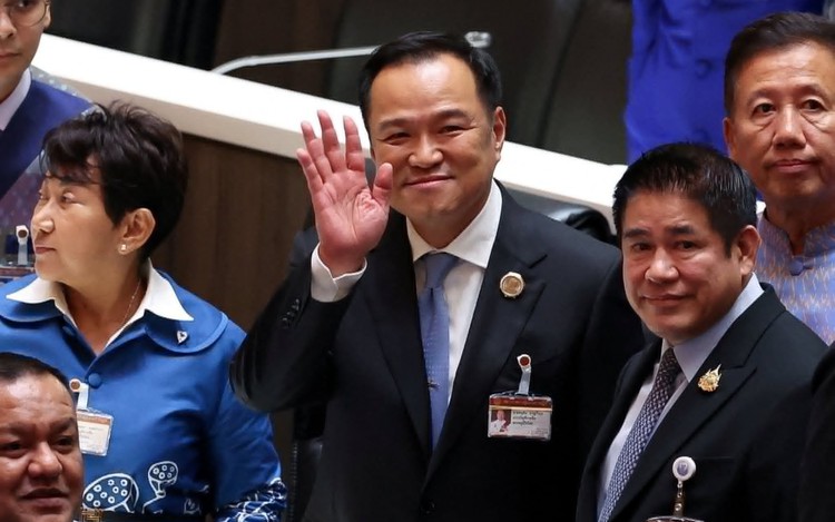Bizarre situation in Thai politics