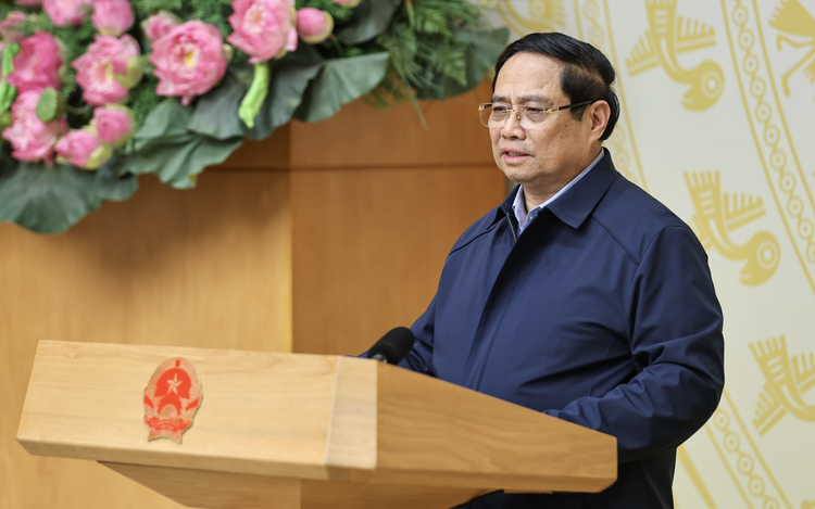 Vietnam PM urges faster social housing roll-out, streamlined procedures, digital transactions

