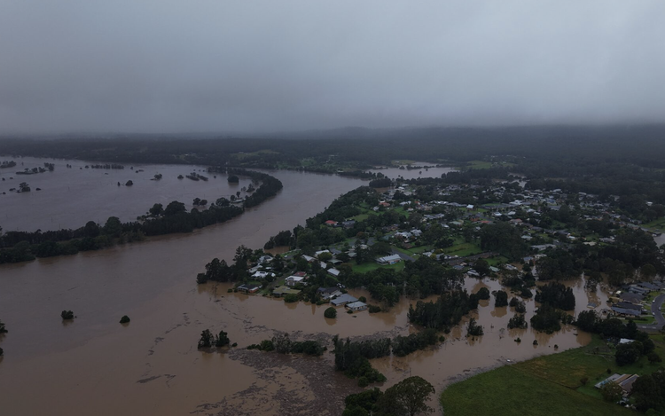 Heavy rains in eastern Australia spark flash floods, 20 rescued