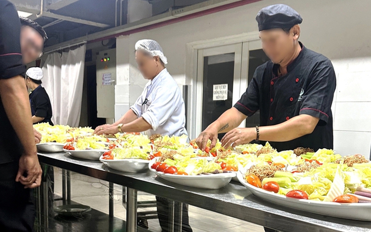 In Vietnam, food safety risks lurk from street eateries to fine dining: experts