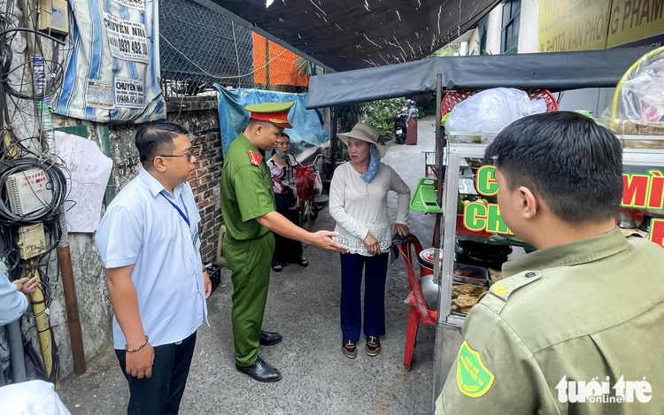 Sidewalk order gradually restored in Ho Chi Minh City ward