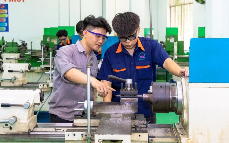 Ho Chi Minh City approves plan to apply AI, big data to vocational education