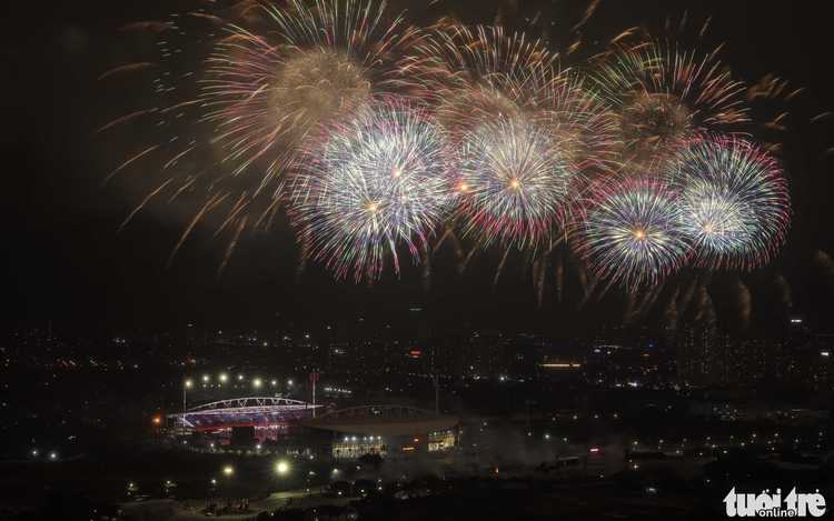 Hanoi to stage unprecedented fireworks display tonight