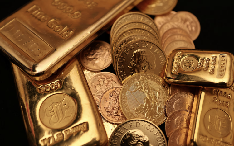 Gold blasts past $5,000 to record high on safe-haven rush