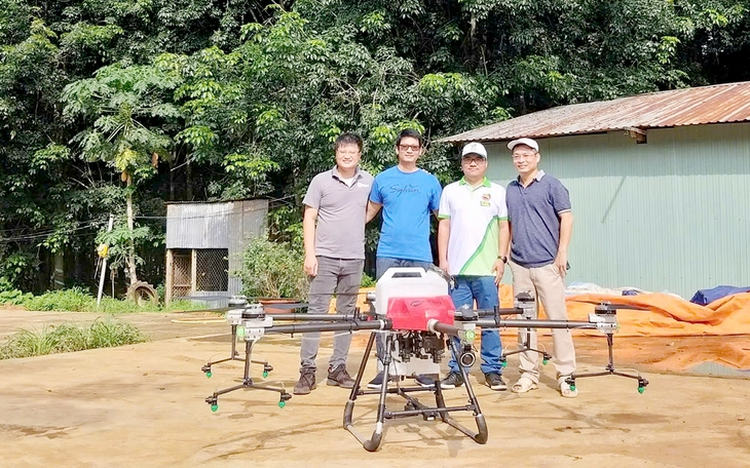 Engineer returns home to rethink farming in Vietnam