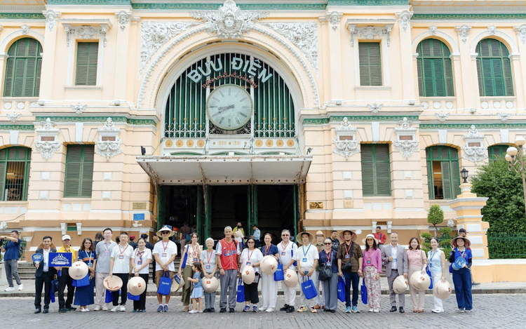 Breakfast @ Tuoi Tre News – October 2