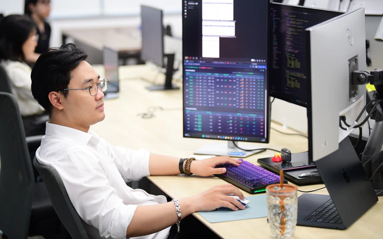 All Hanoi-listed stocks to move to Ho Chi Minh City exchange from December 28