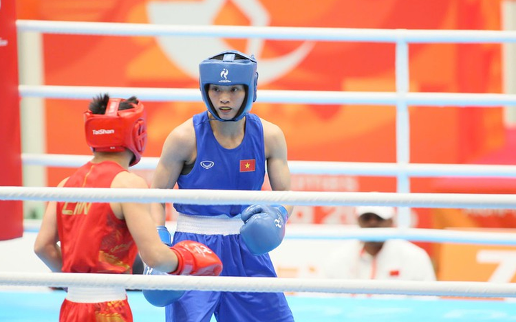 Vietnamese boxer wins historic silver at Asiad