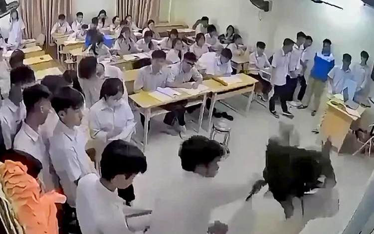 Student charged with assaulting teacher in Hanoi 