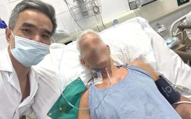 American man survives deep coma after 17 days of intensive care in Vietnam