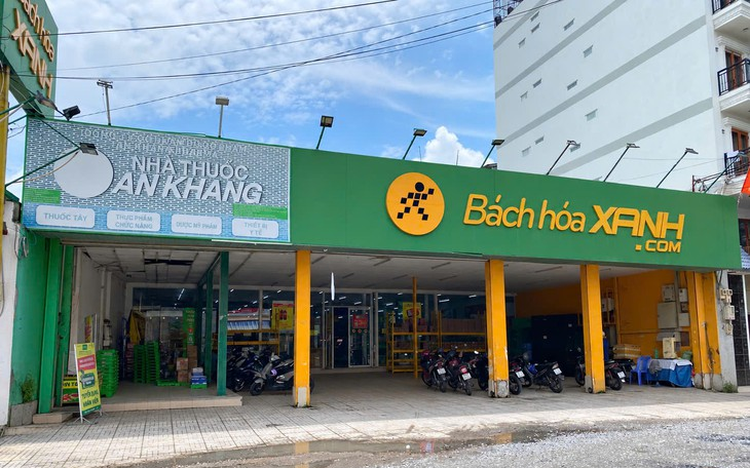 Vietnam's grocery chain Bach Hoa Xanh responds to customer complaint over seemingly spoiled sausages