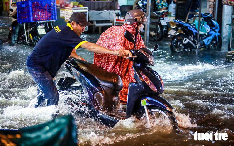 Agencies explain increasingly frequent heavy rain in Ho Chi Minh City