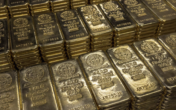 Gold and silver rise from near one-week lows on bargain-hunting