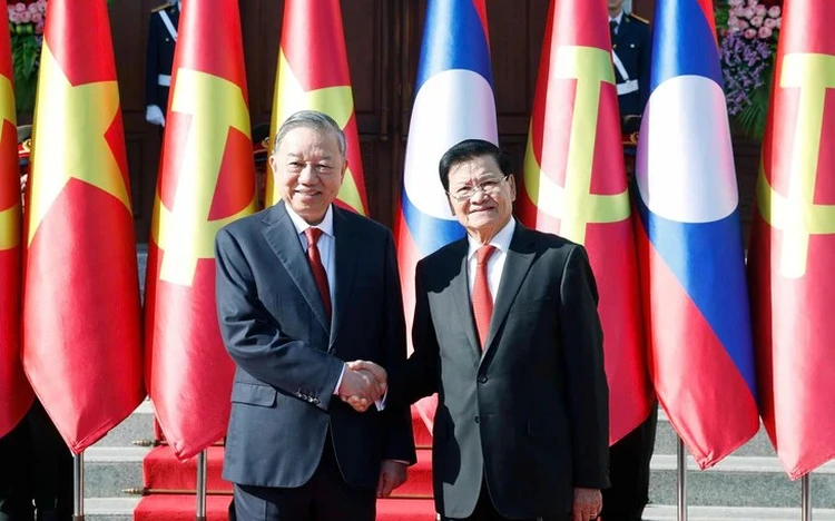 Vietnam, Laos vow to deepen all-round ties, work toward $10bn trade