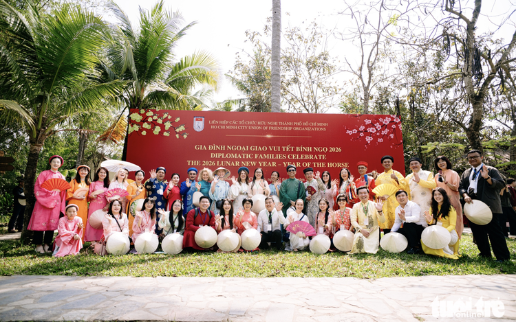 Foreign diplomats enjoy Lunar New Year program in Ho Chi Minh City