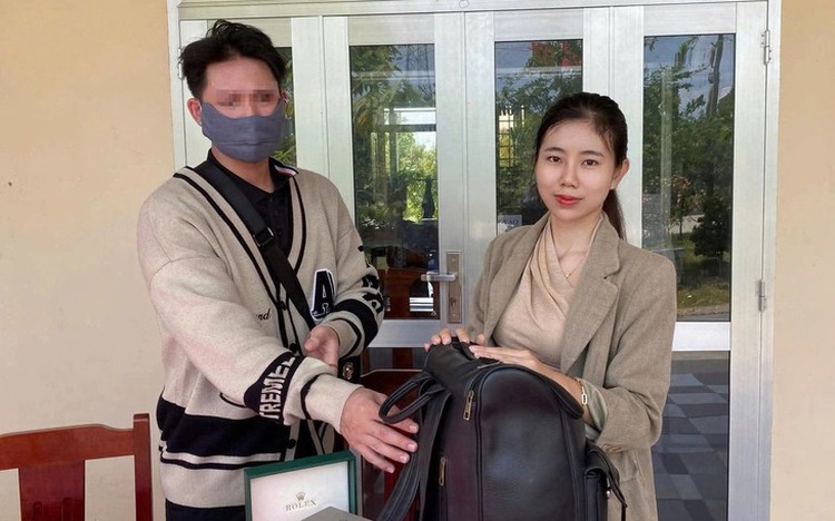 In Vietnam, woman hands lost backpack with Rolex watch, jewelry to police