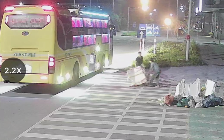 In central Vietnam, ward chair orders camera check after discovering roadside garbage