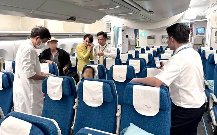 Passenger revived after losing consciousness on San Francisco-Ho Chi Minh City flight