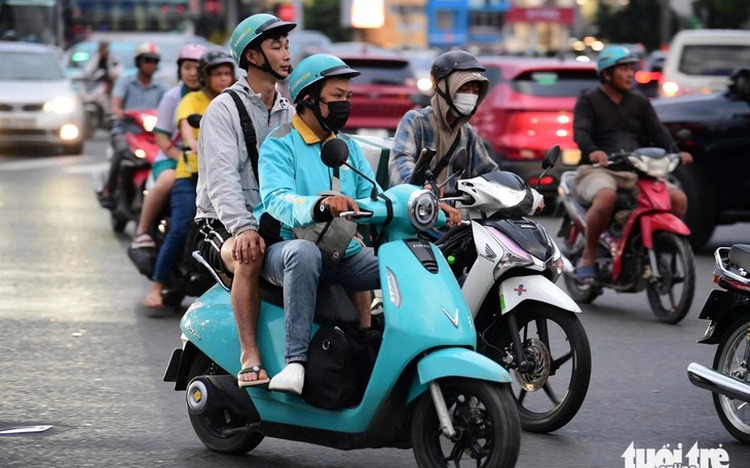 Electric bikes, solar power gain traction as heatwaves push up energy demand in Vietnam