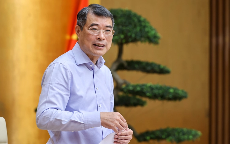 Vietnam PM calls for national tourism to become leading economic sector