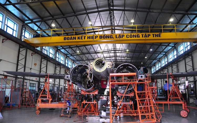 Factory A32 in Da Nang extends fighter jet service life through complex modernization overhaul