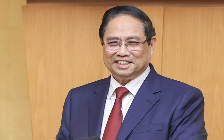 Vietnam premier expresses gratitude to citizens for weathering economic headwinds