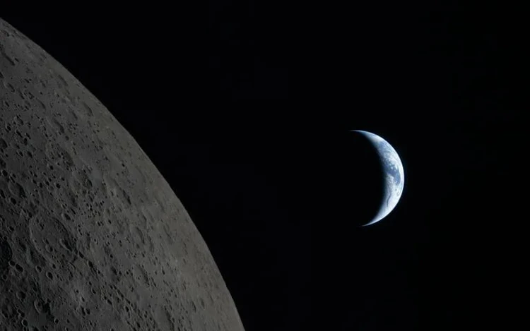 Artemis and ISS astronauts share celestial call