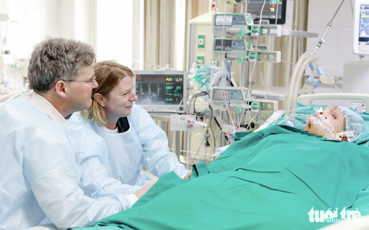 Hospital honors family of British organ donor who gave others second chance at life in Vietnam