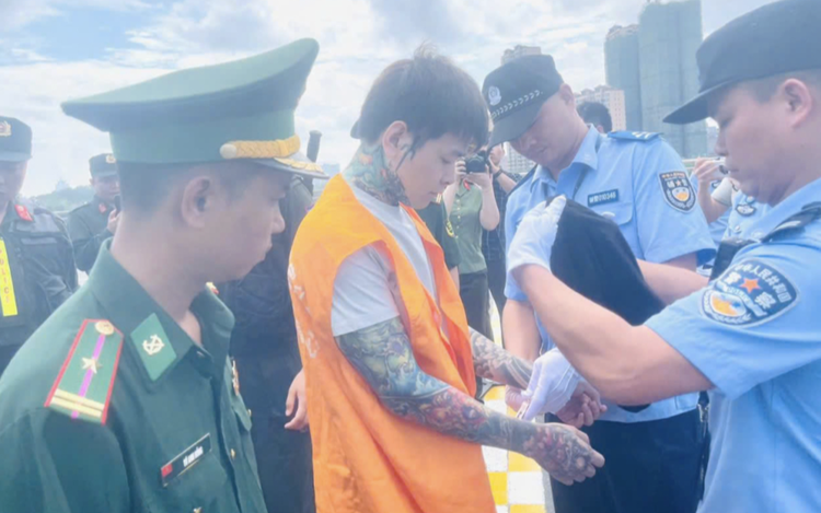 Vietnam hands over 33 immigration offenders to China