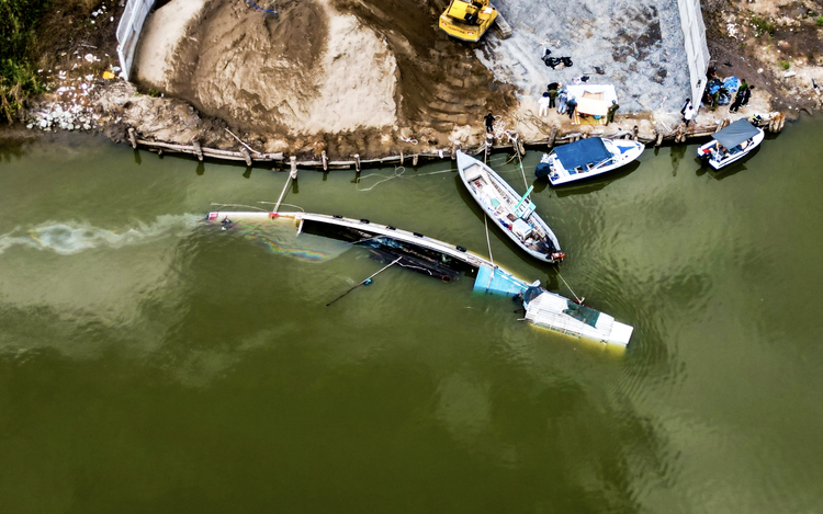 1 dead, 1 missing from same family after boat sinks in southern Vietnam