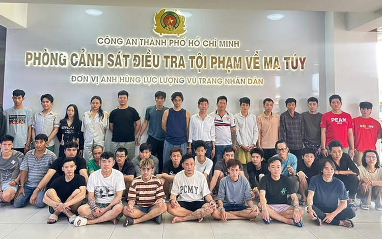Vietnamese singers Long Nhat, Son Ngoc Minh arrested in drug case
